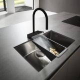 Изображение Смеситель кухонный Hansgrohe Aguno Select 170 3jet с вытяжным изливом Sbox, черный матовый (73831670)